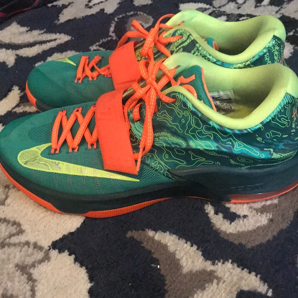 KD 7 size 10.5 - Picture 2 of 3